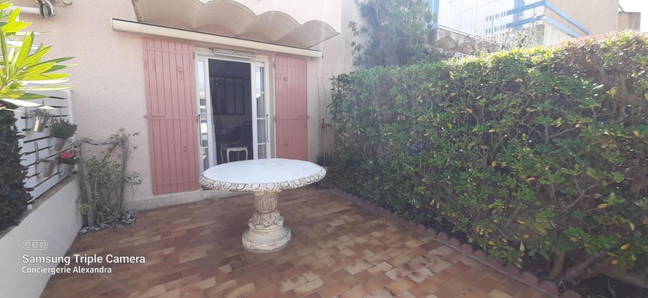 Villa Aux Capellans Sur La Marina Pour 4 Personnes Saint-Cyprien  Extérieur photo